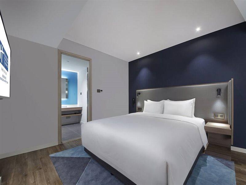 Holiday Inn Express Chongqing Airport Zone By Ihg Eksteriør billede